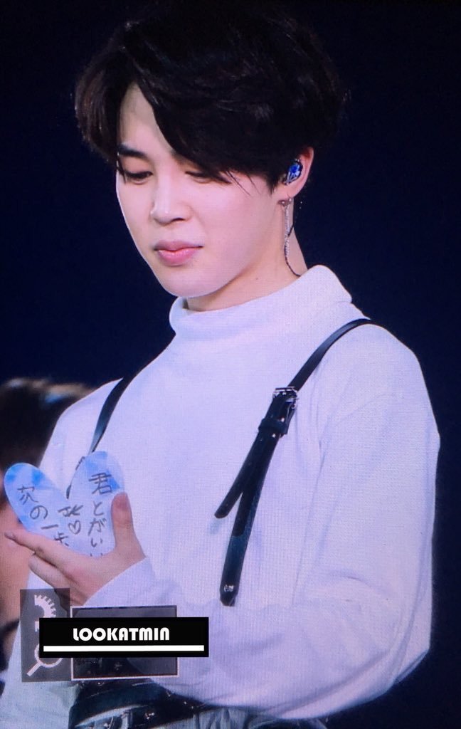 how do you explain that jimin caught the paper heart written by jungkook out of all the flying paper hearts in the air?