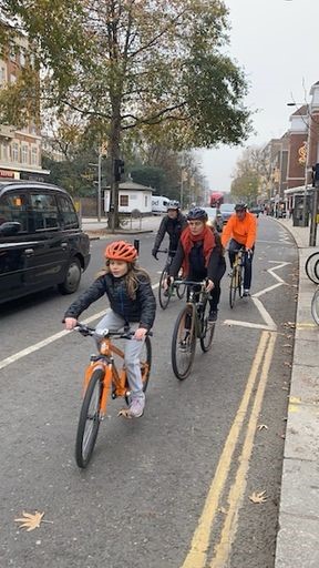 30 Nov 2020This from local  @RBKC  @FoxPrimary“Families and staff from the Fox Federation, using the cycle lane for their commute and to travel around the borough.  @FoxPrimary @ashprimary  @AvonmoreSchool #savethelane