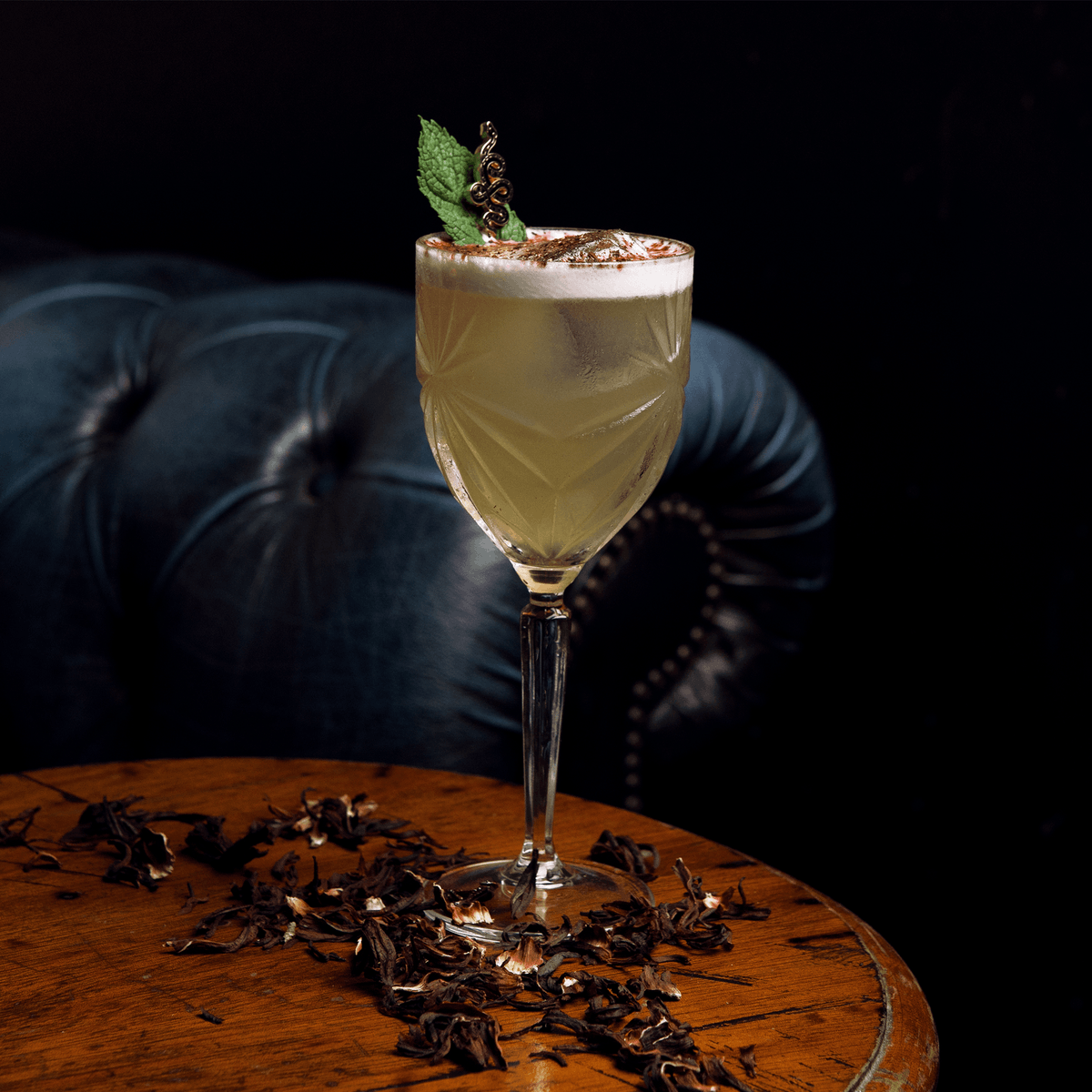 NouaisonGin's tweet photo. Smash &amp; Fresh
45ml Nouaison Gin Reserve
20ml Cordial Absinthe
20ml Lemon Juice
20ml Egg White
Discover the Nouaison Gin Experience ! 

#ExperienceNouaison #SignatureCocktails #AlternativeGin https://t.co/4WTxYGiCL9
