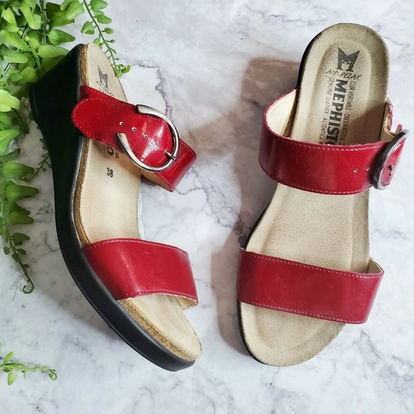 Kimbeme12461's tweet photo. So good I had to share! Check out all the items I'm loving on @Poshmarkapp #poshmark #fashion #style #shopmycloset #primadonna #ecote #mephisto: https://t.co/ggLOeUGTMY https://t.co/brpD2WjWQO