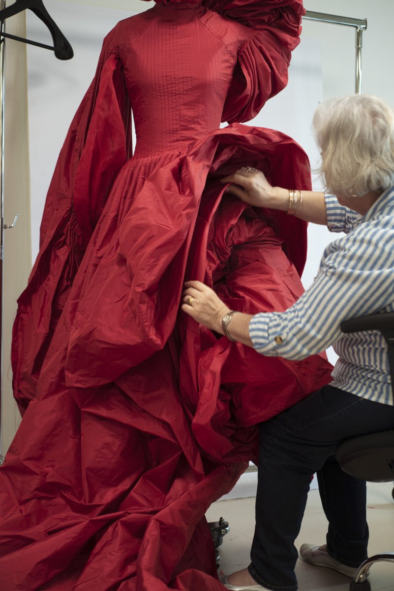 McQueen's tweet photo. The making of the Red Rose dress, with Head of Atelier, Judy Halil.

See the step-by-step demonstration of the swirling Red Rose dress by Sarah Burton from the Autumn/Winter 2019 collection on YouTube:
https://t.co/iwv5U3XJlx https://t.co/GDIOV7STr9
