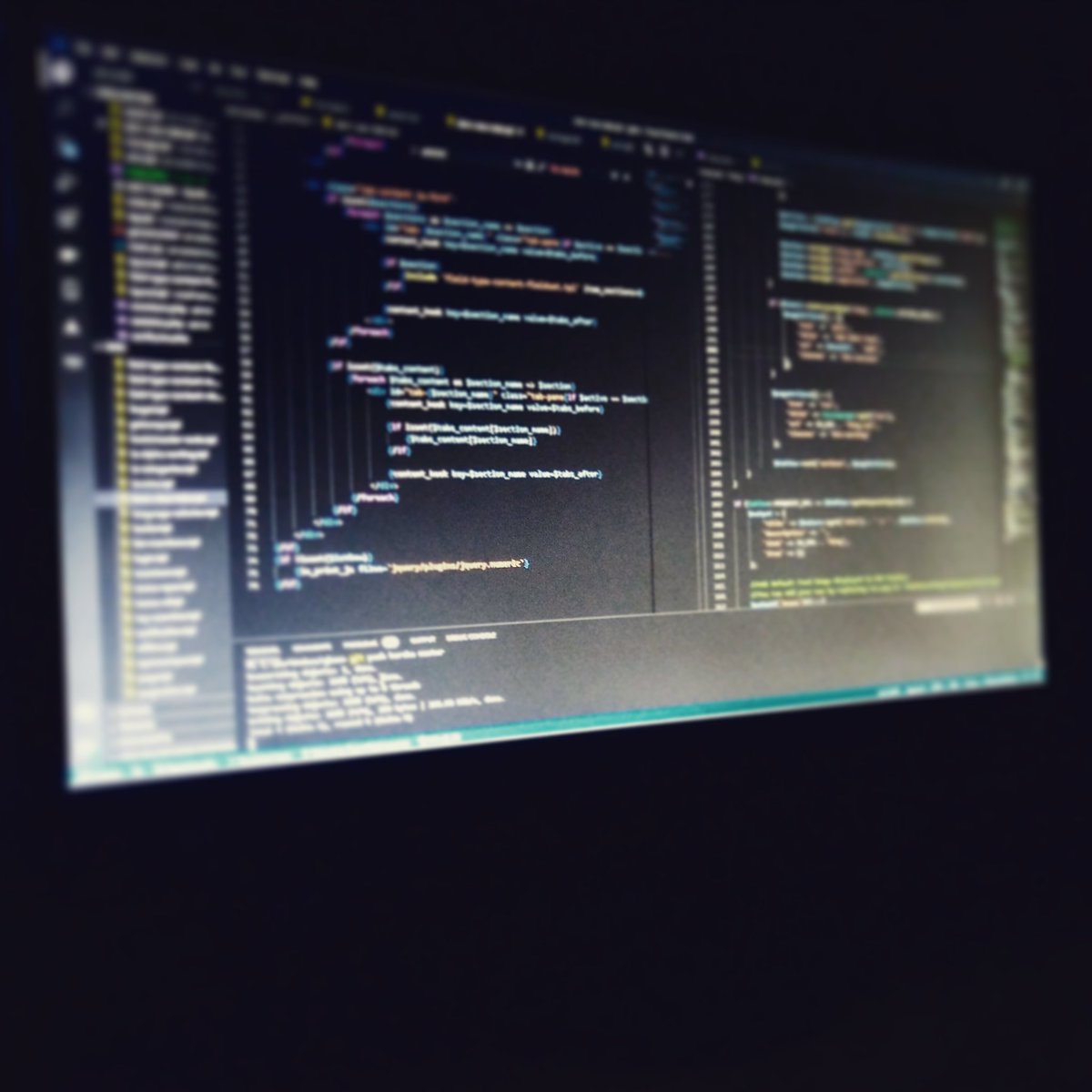TiyaniTee's tweet image. After a day of a marathon of Meetings (Meetathon), winding down over my Code. Ideas into motion... 

#LiveTheKulcha #CodeNights