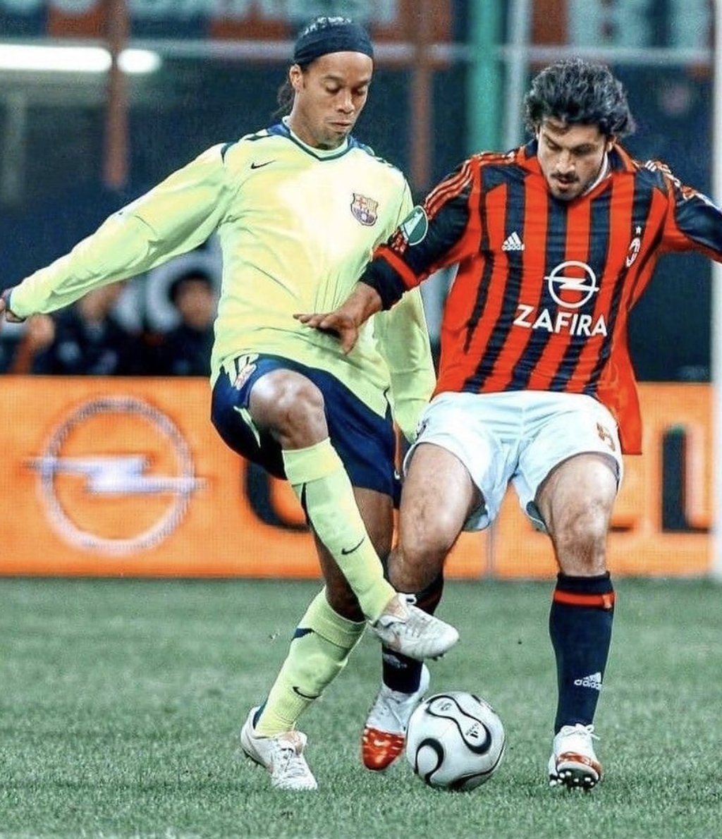 Futbool_Fotos's tweet photo. Hay caños memorables y luego, viene este 👇🏻 https://t.co/XtLLZsWNa1