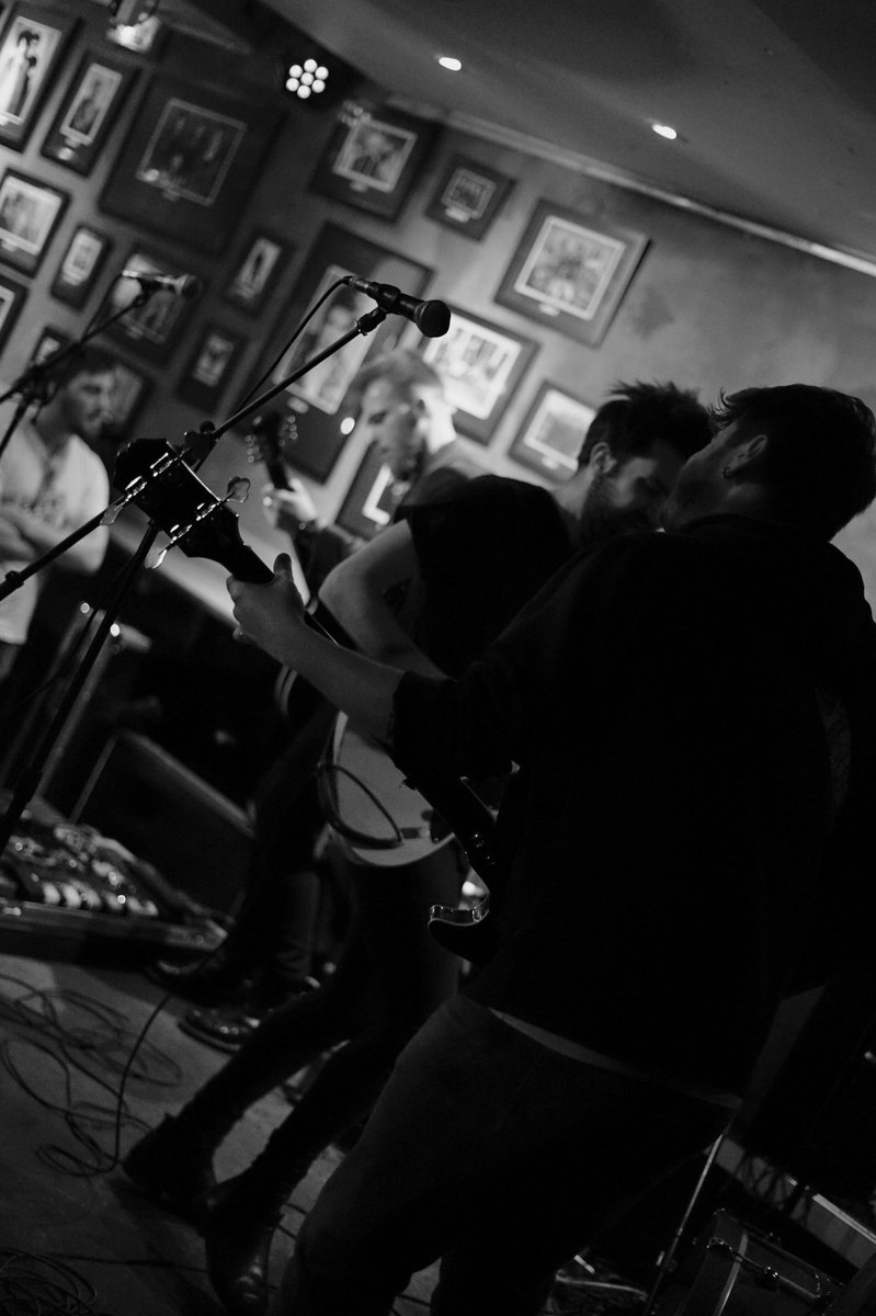 - INTERVIEW -
Nous avons eu la chance de pouvoir donner une interview pour <a href="/rockcultureweb/">Rock Culture</a> 🎙
On y parle de l’histoire du groupe, de « The Day is Pale », de l’actualité culturelle et du prochain EP 😏
L’interview est à lire ici : urlz.fr/eGZ4

#THI
#ALLCOVEREDINGOLD