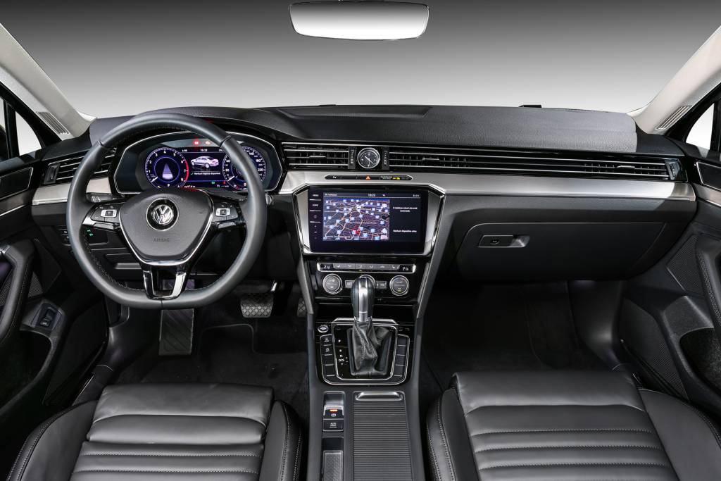 ScVolkswagen's tweet photo. VW Passat (2018), motorização 2.0 TSI DSG6, 220cv e torque de 35,7 kgfm.
#vw #vwgolf #vwgolfgti #vwgolfr #vwfamily #vwlove #vwgol #vwfox #vwgti #vwgts #vwfox #passat #vwpassat https://t.co/FysdvDhNP7