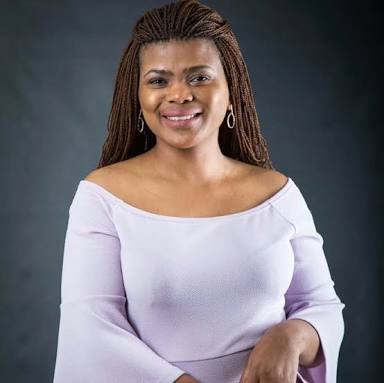 SAfmRadio's tweet photo. [UP NEXT] Tonight, @Nomsa_Md hosts #SAfmViewPoint. She discusses the 2020 Supply Chain Corruption Report w/ @sincpoint ;  B2B delivery services w/ @smartsentials ; Celebrates local entrepreneurs in the Small Business Academy program w/ @StellenboschUSB https://t.co/Dl0egX1Vsx