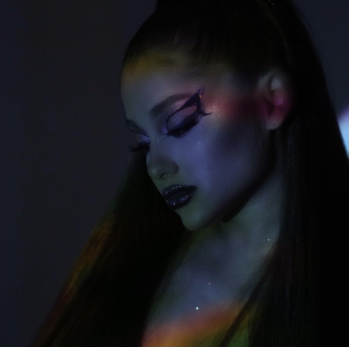 throwbackagb's tweet photo. Ariana via Instagram 2 years ago today (13th January 2019) https://t.co/QxlLEiaZv3