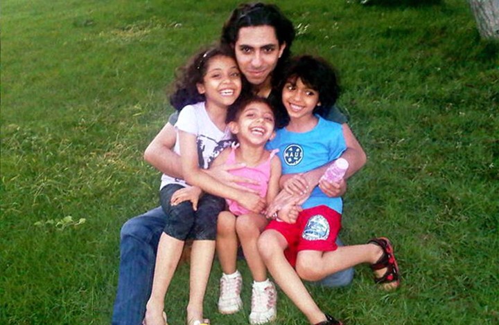 miss9afi's tweet photo. Today, my beloved @RaifBadawi turns 37, nearing his 10th year in prison for providing a space for discussion in Saudi Arabia. He's missed the 10 most formative years in the lives of his 3 children- now 17, 16 &amp; 13. Join me in wishing Raif the only thing that matters- his freedom. https://t.co/OtiR1Dna7D