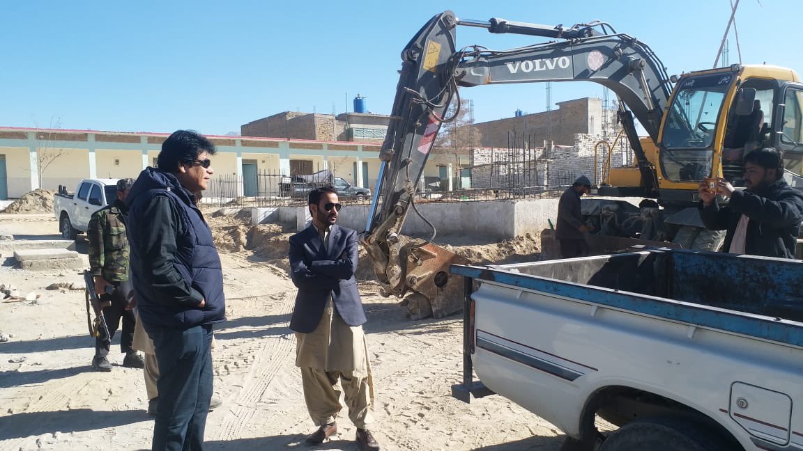 Monitoring the dismantling work of Sariab road widening project. Dismantling started from government building will soon b expanded to other areas. <a href="/DcQuetta/">DCQuetta Official</a> <a href="/OfficialMcq/">Metropolitan Corporation Quetta Official</a> <a href="/Aurangtweets/">Aurangzeb Badini</a>