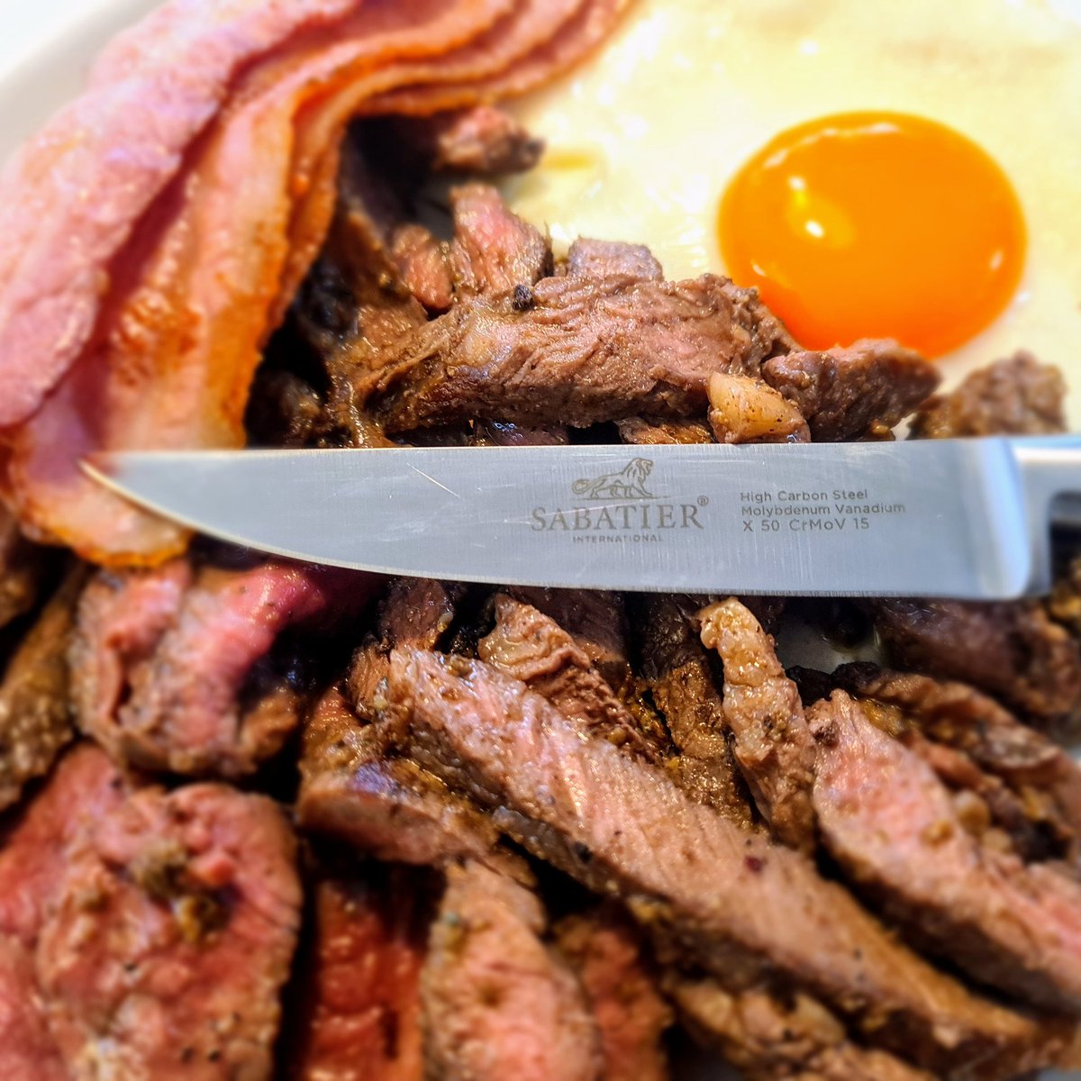 January self experiment  #carnivore  #organuary day 13TMAD today with different cuts of beef steak from the gourmet meat box gift box from my wife. Sirloin & rump steaks, eggs, bacon lunch. Light early supper of slow cooked beef cheek & shortrib  #IntermittentFasting  #lowcarb