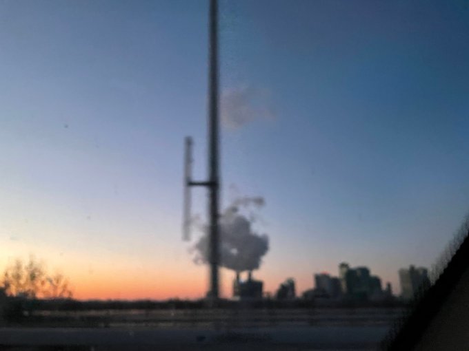 EroSYQTUYAA_8iG?format=jpg&name=small