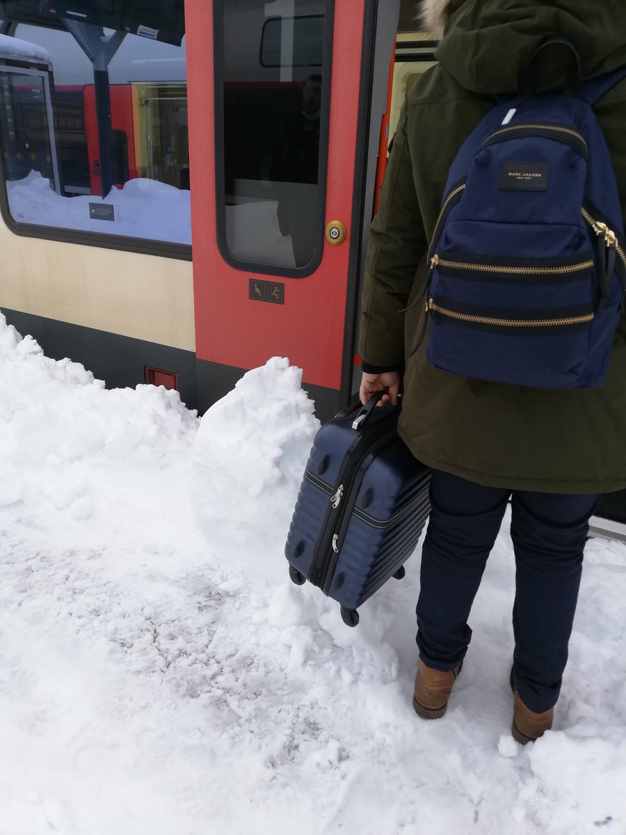 m0rganegeffr0y's tweet image. La maison est toujours là 🍊❤️.
#Déplacementpro #Projetdigital #Immersion
Et malgré les tonnes de neige les TER circulent ! Prenez-en de la graine @TERHDF !