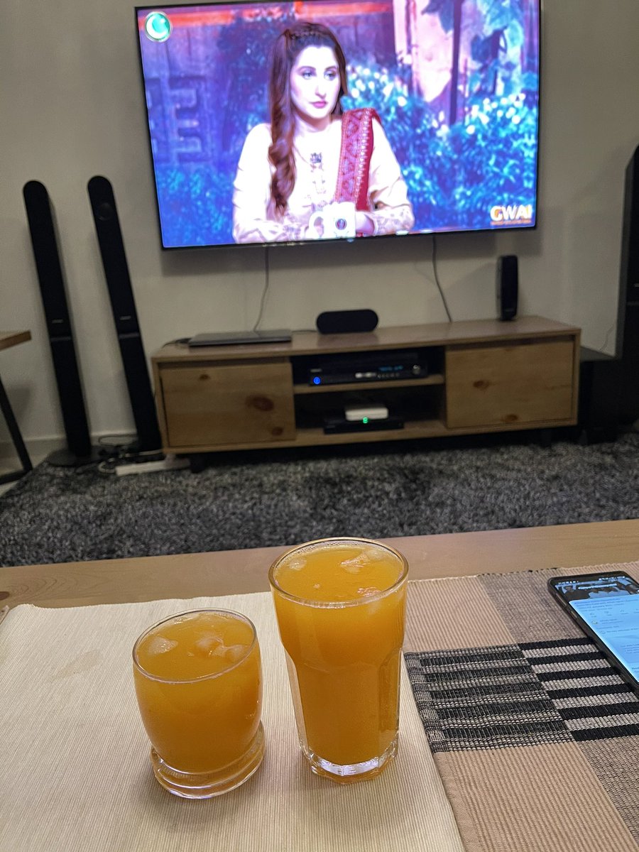 usmanrana723's tweet photo. @ArmeenaRK Brave Brave @ArmeenaRK  you Deserve this Fresh Juice after successful Fight #DashingFan https://t.co/uQPSpank5r