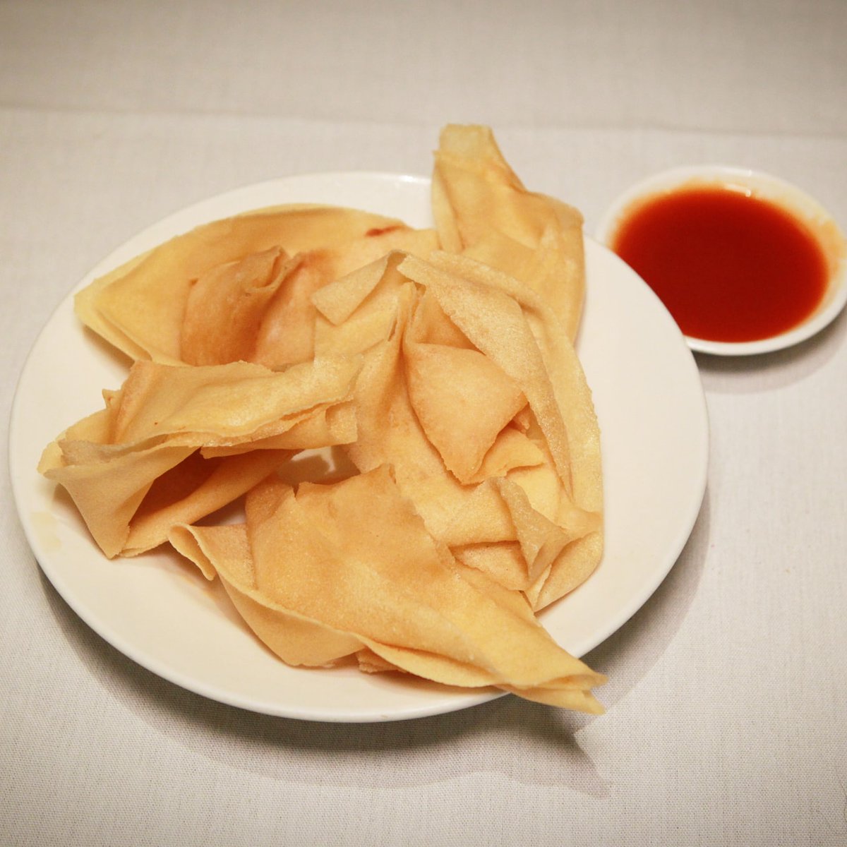SilverDragonYYC's tweet photo. We are open for Lunch!
Call us at (403) 264-5326 for some Dim Sum Love!

Deep Fried Wontons
Crispy, crunchy, crackle fried wontons served with a sweet &amp; sour dipping sauce.

Gotta get that crunch!

#yycfood #yyceats #yycfoodie #foodyyc #eatyyc #eatCalgary #lunch #calgary #dimsum https://t.co/sfFBE21Xap