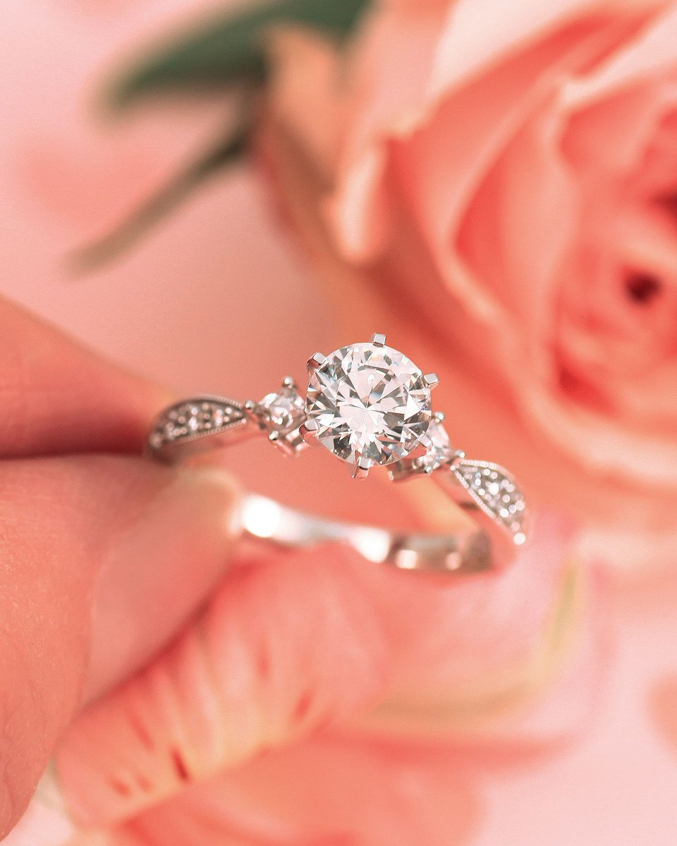 CoastDiamond's tweet photo. A diamond’s best friend? More diamonds! #showyourcoast
Style No. LC0751
#mesmerizeher #coastdiamond #winterproposal #roundengagementring https://t.co/IRHMXVG6ar