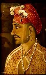 Honoring the valiant sacrifices made by Sadashivrao Bhau and over 100,000 other Marathas - 260 years ago this day (Jan 14, 1761) on the plains of  #Panipat (over 1500 km away from their homes). They died defending the country against a foreign invader. #Panipat1761 old thread  https://twitter.com/aparanjape/status/952258791164166144