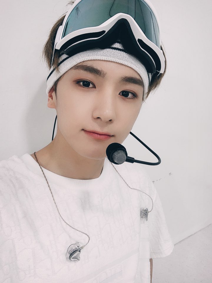 nl7nl's tweet photo. 현재 사랑해
현재 귀여워 
현재 다롱이
현재 음색
현재 노래
현재 춤선
현재 사슴
현재 비니
현재 짧소
현재 브이앱
현재 선물
현재 치킨
현재 셀카
현재 강아지
현재 우선순위
현재 멜빵 ㅇ https://t.co/hdCNli7eMn