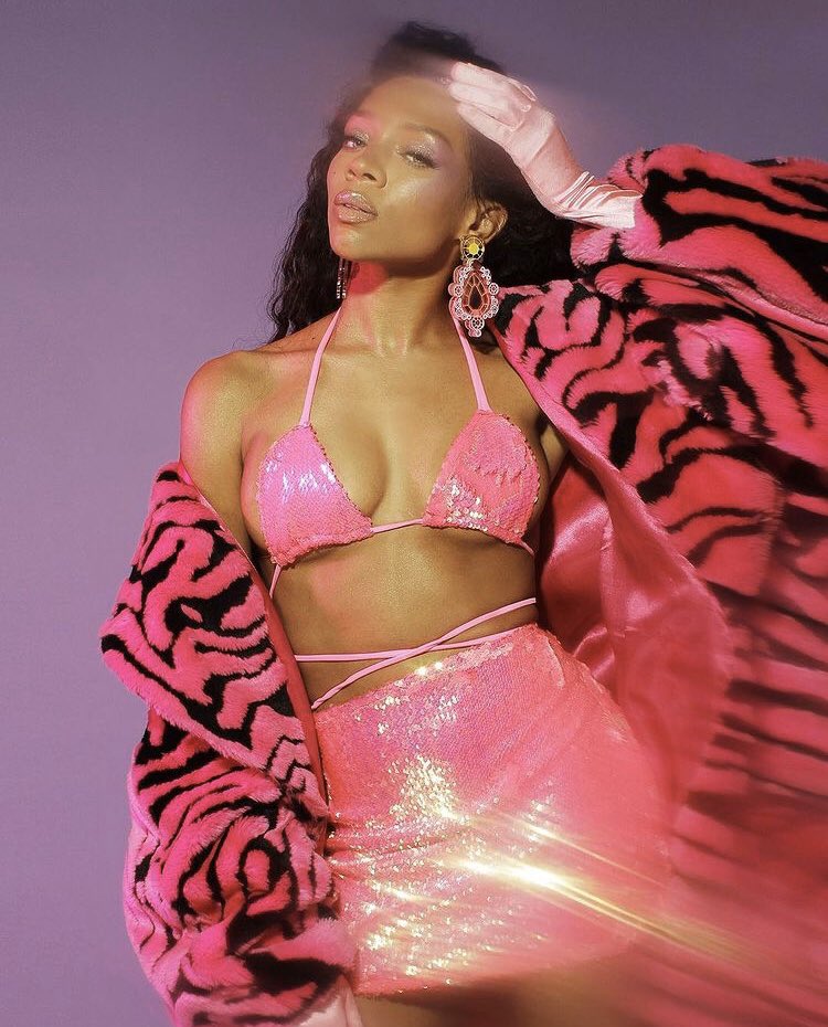 Female Rap Room tweet media