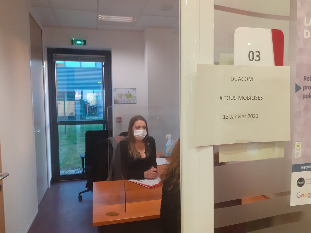 #TousMobilises #poleemploidouai #duacom
4 personnes conviées à un entretien - 4 personnes présentes et qui continuent la suite du recrutement 👍👏💪
<a href="/PDemuysere/">Pauline Demuysere</a> <a href="/jeremdufour59/">Dufour Jeremie</a> @SophiePalisse <a href="/stephkannapel/">stephanie kannapel</a>