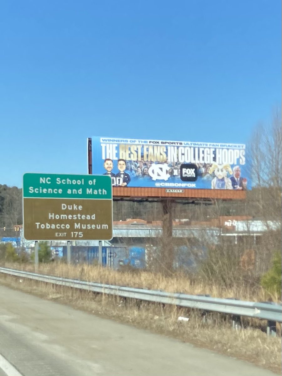 jsbtarheel95's tweet photo. @UNC_Basketball @CBBonFOX #FoxFanVote #GoHeels https://t.co/PZLR4M3qCz