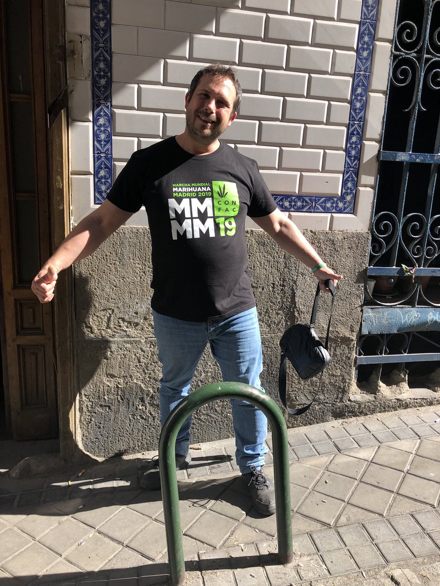 lamacabcn's tweet photo. @amorcannabico @alchimiaGrow Lo siento pero lo tienes mal @amorcannabico en 2019 las camisetas de la #MMMM19 fueron diseñadas, producidas y donadas por @alchimiaGrow un detallazo 💚💚💚 https://t.co/EYUwe8pzD2