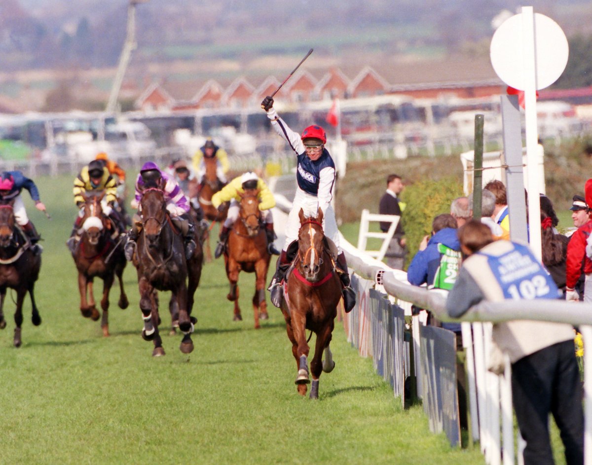 WorldSportsPix's tweet image. The 2nd Edition of World Sport Photography Awards celebrates 25 years of amazing sports photography. Together with our partners @Colorsport1 we sharing some of the iconic images of the period and for starters here’s 1995.  #wspa2021 (3 of 3)