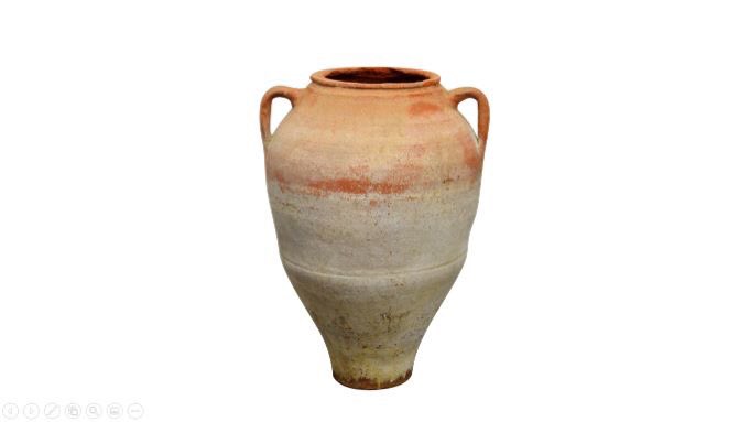 Fermenting Sauvignon Blanc in different vessels: Comparing oval concrete, stainless steel, clay jars and oval polyethylene. The main effects reported.

Read more on the blog by Dr Carien Coetzee.
Link: bitly.ws/b7aS

#SauvignonBlancSA #WineMaking #Harvest2021