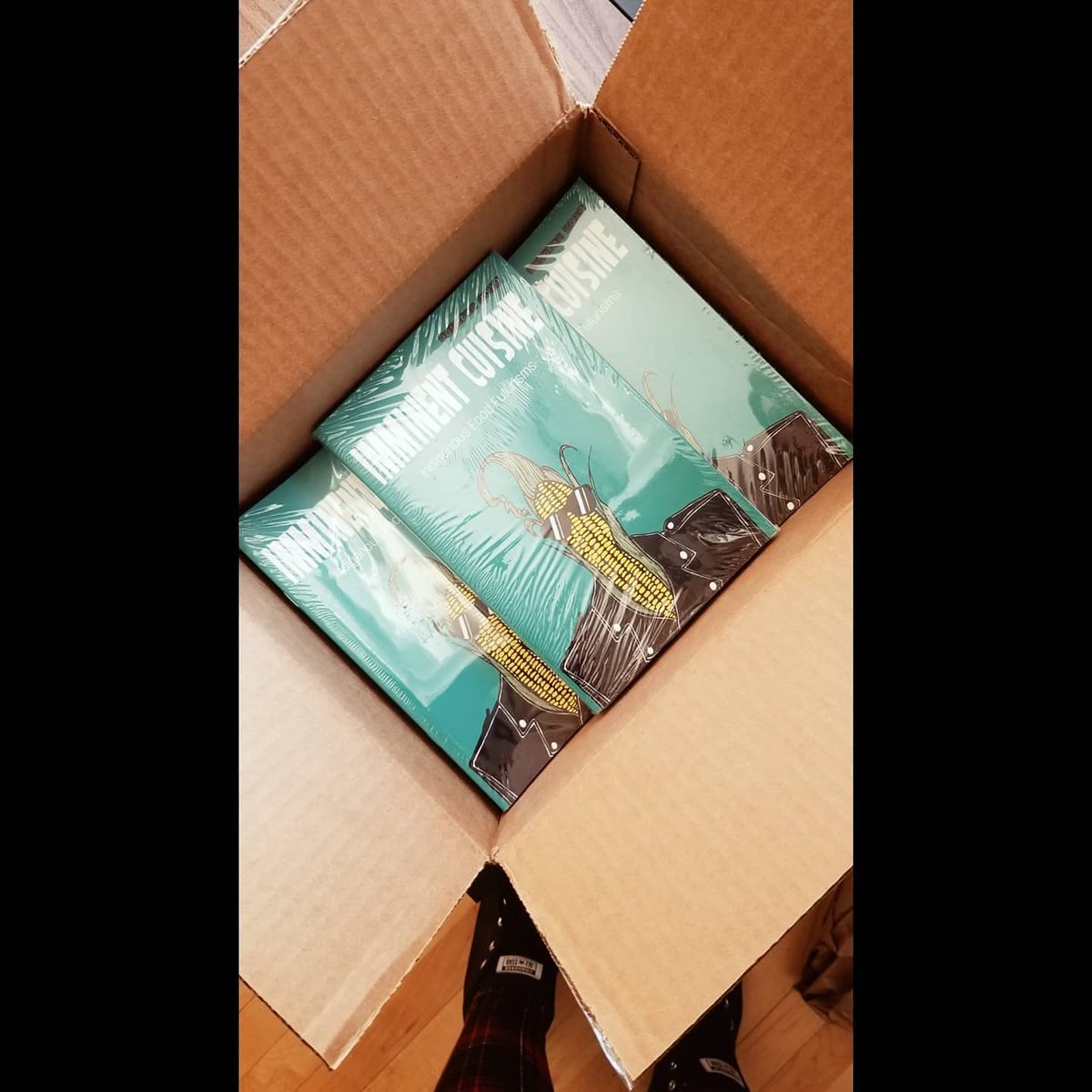 andimurphy's tweet image. "Imminent Cuisine: Indigenous #FoodFuturisms" #zine is back in stock! 24 full-color pages filled with Indigenous food of the future by 9 Native chefs, artists + writers. Get your's while supplies last! 👉 toastedsisterpodcast.com/support/
 #MultimediaWITCH #IndigenousFuturisms #NativeMedia
