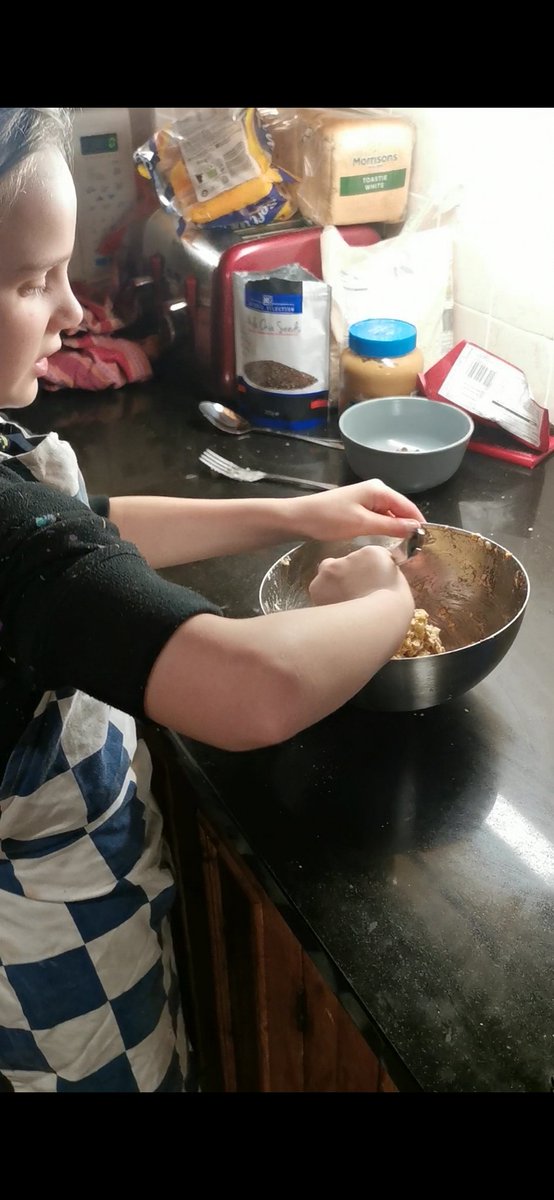 hiltob5's tweet photo. Harriet loved the cook along tonight with @YorkRTC to make protein cookies. They taste great. Thank you @gemmahuskins1 @RosieTodd98 https://t.co/O3zi7VKS1q