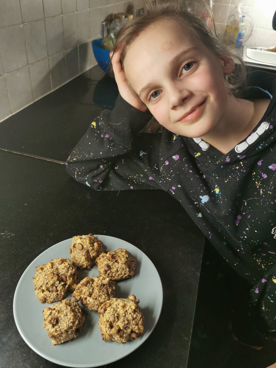 hiltob5's tweet photo. Harriet loved the cook along tonight with @YorkRTC to make protein cookies. They taste great. Thank you @gemmahuskins1 @RosieTodd98 https://t.co/O3zi7VKS1q
