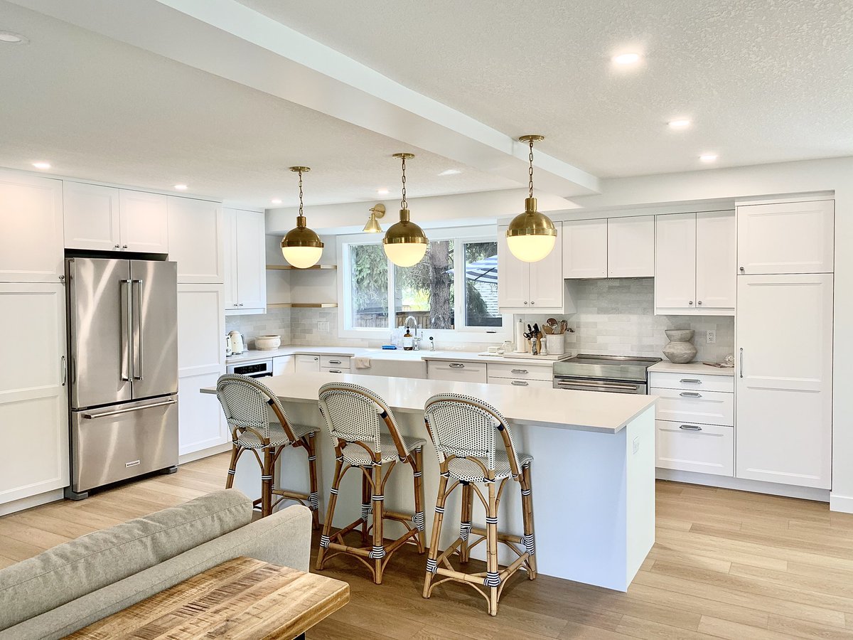 TechniqueRegina's tweet photo. Can you believe this gorgeous kitchen used @IKEACanada cabinets? When the budget is tight we find IKEA works great. #design #yqr #technique #IKEA https://t.co/YmeCPdPoNE