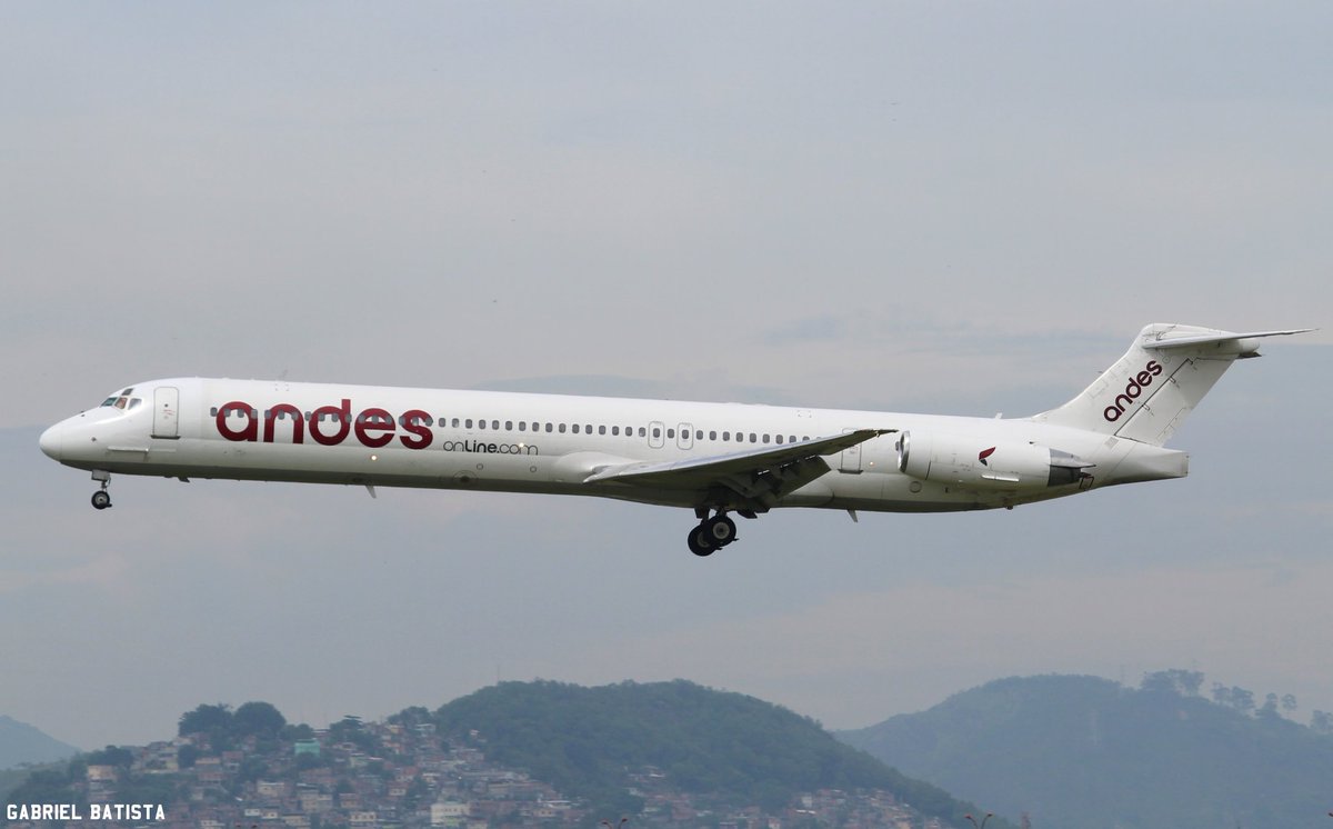 #MiercolesDeMD 🤯❤️
.
Agradecemos a <a href="/spottingbatista/">Gabriel Batista</a>
por la increíble foto 👏🏼❤️
.
.
.
#weloveflight #MD #BuenMiercoles #buenasemana #flight #avation #photography #MiercolesDeMD