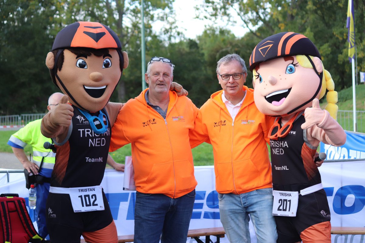 triathlonNL's tweet photo. Terugkijken en vooral hoopvol vooruitkijken naar 2021. We doen het in 3 etappes. Vandaag deel 1 met @RuuddeHaan, @TessaKortekaas en Richard Belderok. Lees je mee? https://t.co/fj9A9xUSsY #TransitionMagazine https://t.co/6fQyVlWzWr