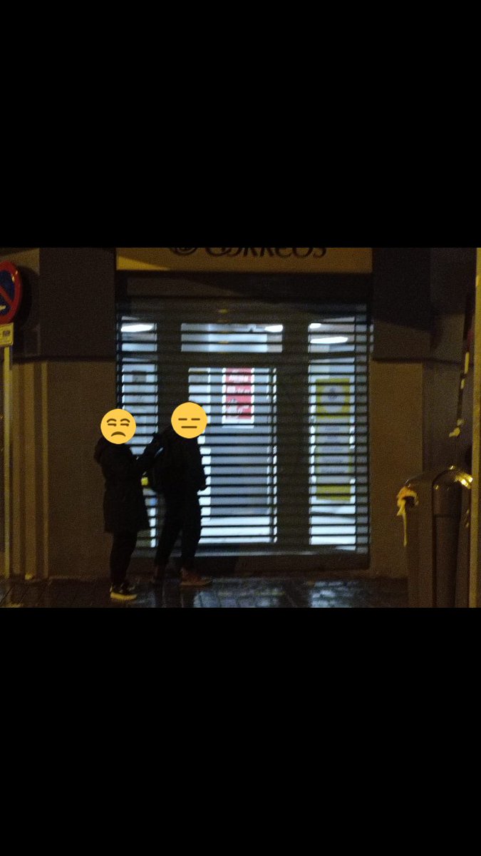 Aitedas's tweet photo. Hola @Correos, la oficina de mi barrio, después de informarme por teléfono que cerraba a las 20:00h, ha cerrado a las 19:00h sin previo aviso y sin motivo aparente. ¿Podéis informarme cómo gestionar una reclamación? Hacernos desplazarnos y esperar, es una vergüenza. @consumidores https://t.co/VF0ny7nxDY