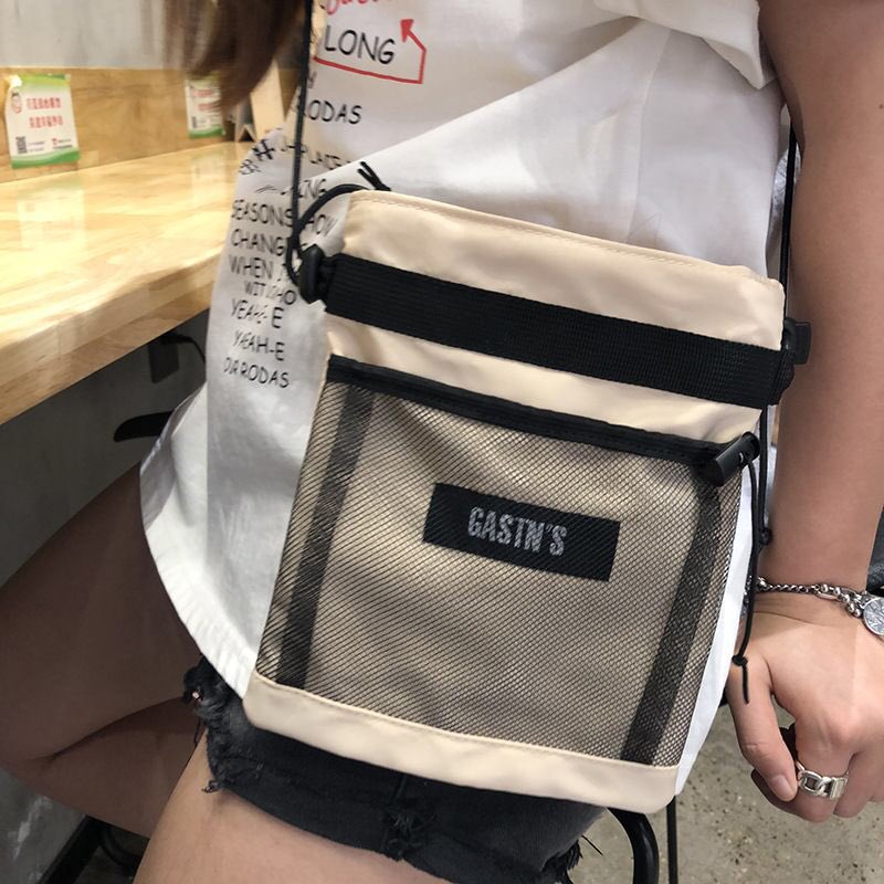 sissy_stores's tweet photo. Gastn 210 บาท ส่งฟรี💕
unisex! แนวสตรีท
size : 18x21cm 
วัสดุทำจากผ้า nylon+canvas ซับในด้วยผ้า cotton
สายผูกเลื่อนความยาวได้
มี2สี กากี ดำ
#กระเป๋าผู้หญิง #กระเป๋า #กระเป๋าสะพายไหล่ผู้หญิง #กระเป๋าผ้าราคาถูก #กระเป๋าผ้า https://t.co/Jw2xTeqsPp