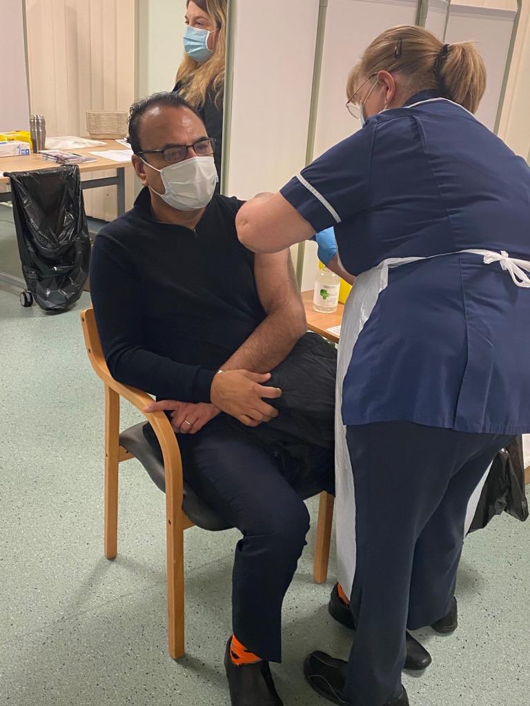 MukeshS51453473's tweet photo. Amazing experience of getting COVID vaccine in my arm. Urge everyone to get vaccinated &amp; keep yourself + community safe &amp; that will certainly save the NHS👍😃🌈🌈#covidvaccination  ⁦@NHSEngland⁩ https://t.co/CS1PO4CrUq