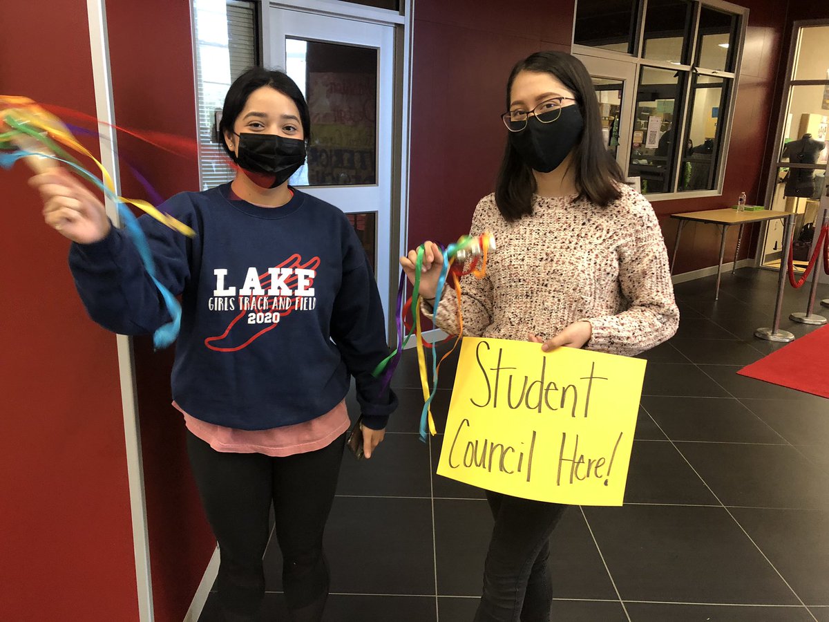 CLHSfalconSTUCO's tweet photo. Successful StuCo meeting today! We love getting to see everyone! #stuco #makingkindnessnormal @Clear_LakeHS @draked_ https://t.co/Mib4CLL3Kn