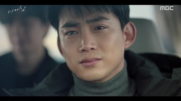 Ok Taecyeon. 玉泽演 Yu Ze Yan. 泽Ze could be from 恩泽EnZe which means to benefit from, or 光泽GuangZe which means to shine. While 演Yan literally means to perform, like 演员YanYuan which means actor, or 演戏YanXi which is to act. AKA HIS NAME MEANS TO SHINE FROM THE PERFORMING