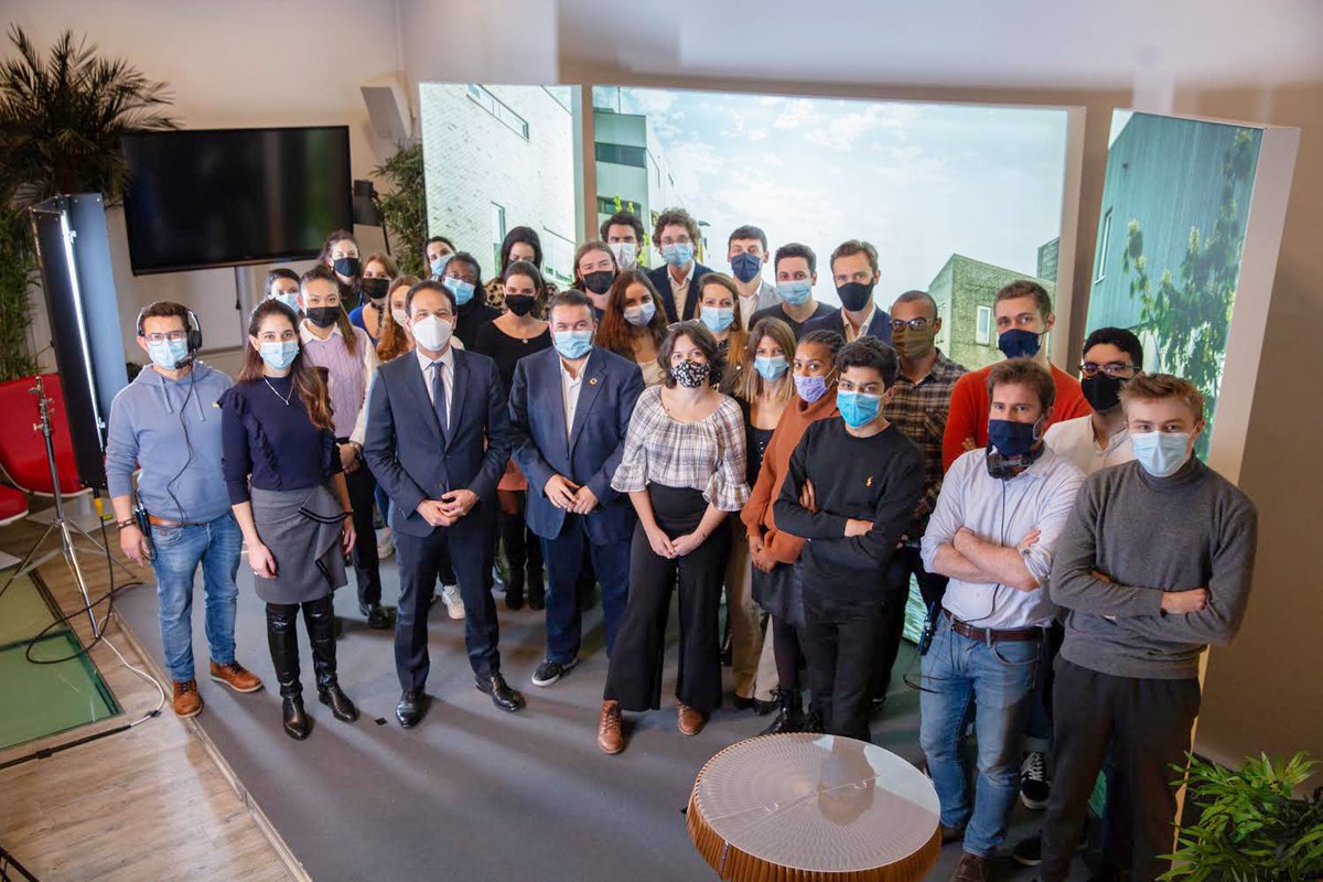 vincent_ducrey's tweet photo. Merci @cedric_o pour votre soutien à l’écosystème numérique 🇫🇷🇪🇺 &amp; votre intervention #INNOWEEK #CES2021
@InnoWeek https://t.co/VWkD2mvi4b