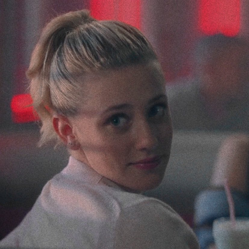 every time betty or jughead had heart eyes for each other - a thread*also shoutout to bestie sam  @fcrsythe and to  @bugheadcaps for a good amount of the ss as well <33(will update as the show goes on)