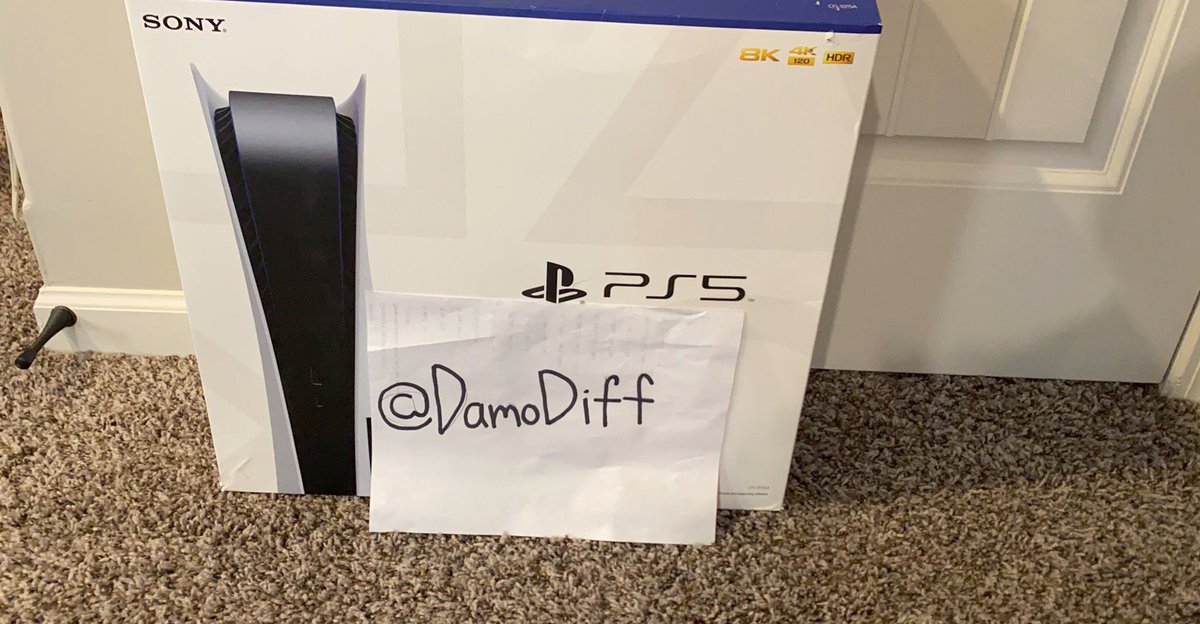 damobekillinx's tweet photo. Who’s Looking to buy a Ps5?🤔‼️Selling a Disc ps5 Dm me if you want to buy it. I can and will show proof that these are mine‼️#PlayStation5 #ps5 #ps5stock #Ps5Direct #Ps5Disc #Ps5Walmart https://t.co/LptGNGQzZz