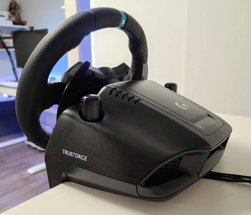 LogitechG's tweet photo. G923 made @thegadgeteer's list of favorite gadgets in 2020, saying it "has been a highlight of 2020 for me, it’s an escape that gets my heart thumping."
#KeepPlaying and see the full list at: https://t.co/QBZp38xfHb https://t.co/8F6TtuenTY