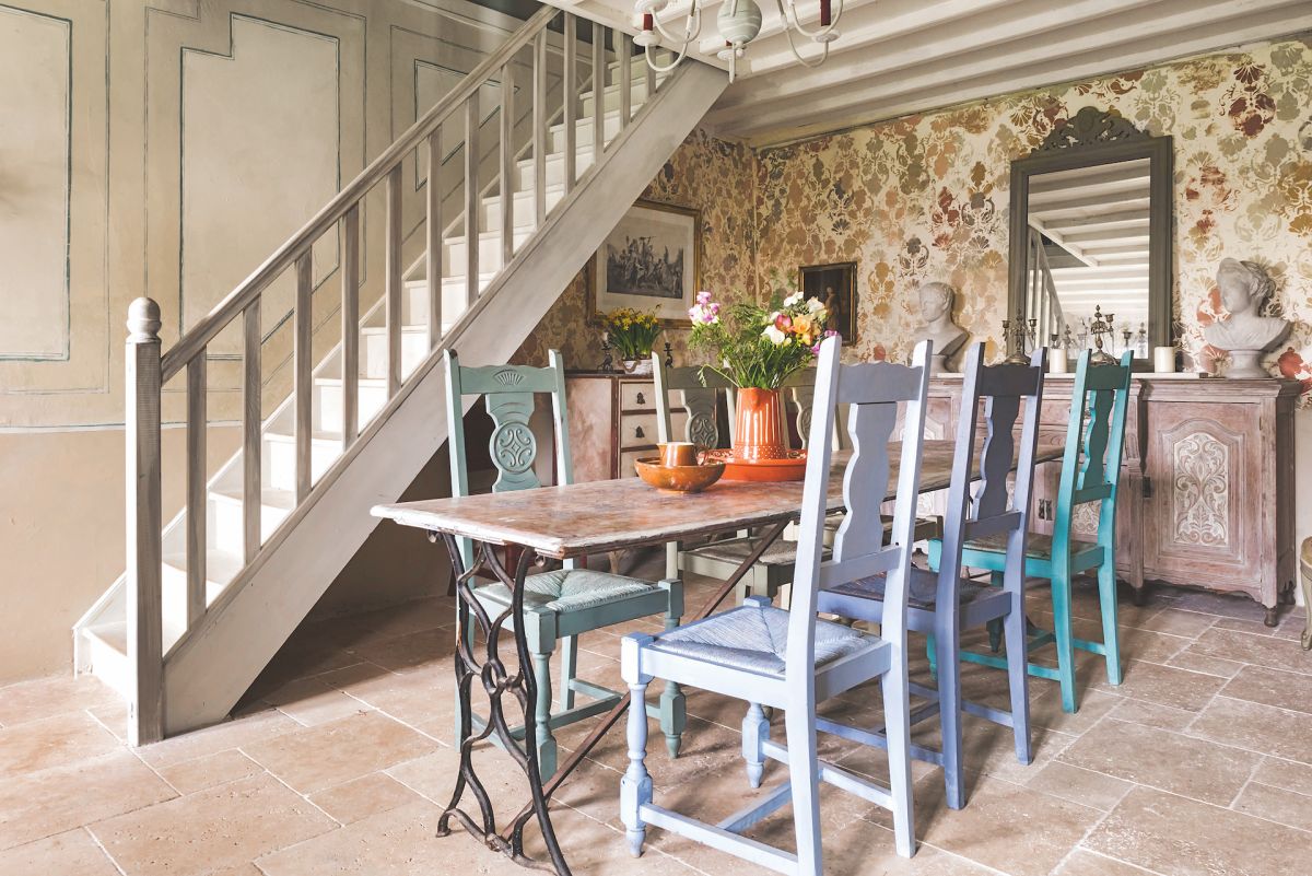 homesandgardens's tweet photo. Staircase ideas – 25 inspirational features for treads, rails, materials and more https://t.co/Igu8b4nPWH https://t.co/c9dkmbLVVn
