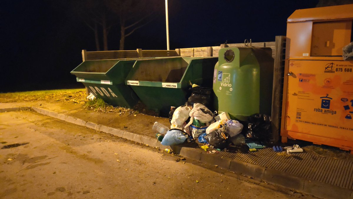 Reservadel88's tweet photo. Imatges intersecció c/Ciceró amb c/Medicis (Urb. Llagostera Residencial) @llagosteraldia
Fil👇👇👇 https://t.co/apKmYQ4so9