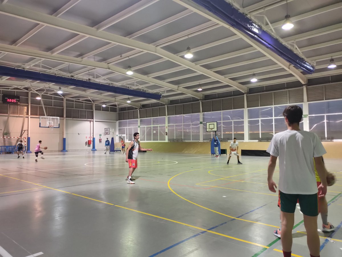 CBQalat's tweet photo. #MiniFem #MiniAzul #MiniBlanco #CadeteMasc #JuniorAzul #SeniorAzul https://t.co/pHWtBnsMSN