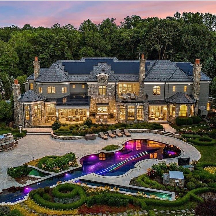 KwameRealtor's tweet photo. “If you can’t control your mind, everything and everyone else will.”
— Joe Dispenza  

#godfirst #gratitude #grateful #atlrealestate #millionairemindset #atlantahomes #atlantarealstate #luxuryliving #luxuryhomes #dreamhouses #realestategeorgia #mansiongoals #RealEstate #wealth https://t.co/bgLduuhNEw