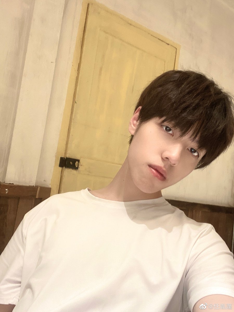 任胤蓬- ren yinpeng- 1999.09.12- from chongqing- water conservancy & hydropower engineering major at chongqing jiaotong university- member of galaxy- under wajijiwa entertainment- participated in tco super band #任胤蓬  #创造营2021  #Chuang2021  #创4  #ProduceCamp2021