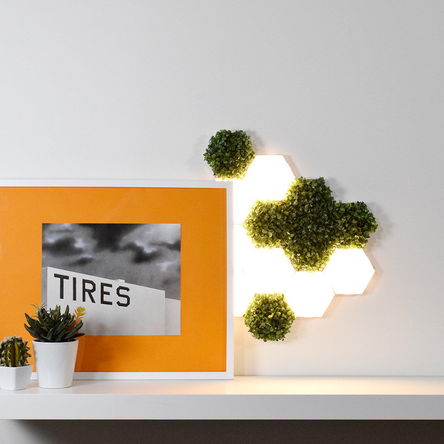 Liven up your living space with greenery by decorating your walls with these artificial plant panels.

#plantlife #wallplant #polygonlights #hexagonlight #touchlight