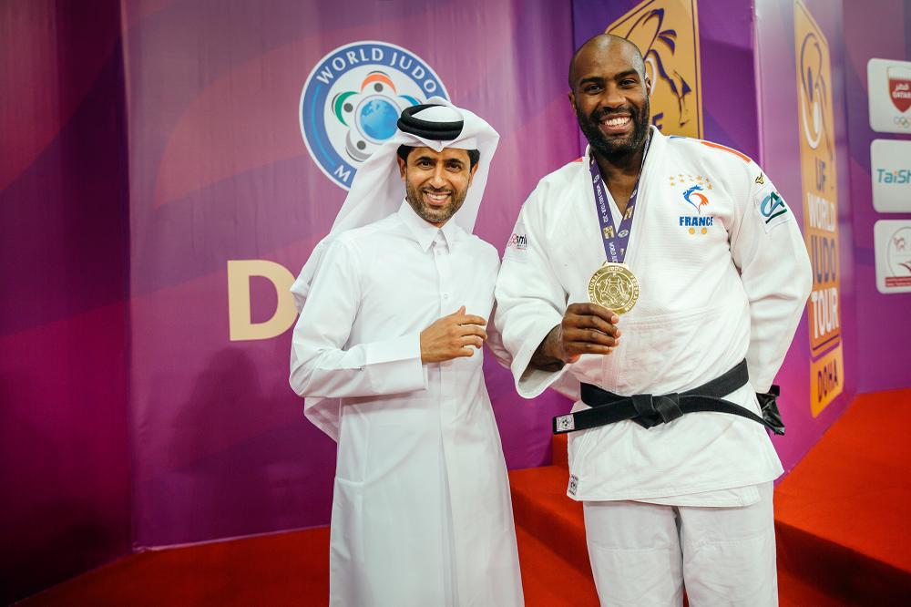 PSG Judo on Twitter: "Victoires de @romane_dicko ? et @teddyriner ? au World #JudoMasters 2021 de Doha en présence de Nasser Al-Khelaïfi. Le Président du Pars Saint-Germain a remis la médaille d'or