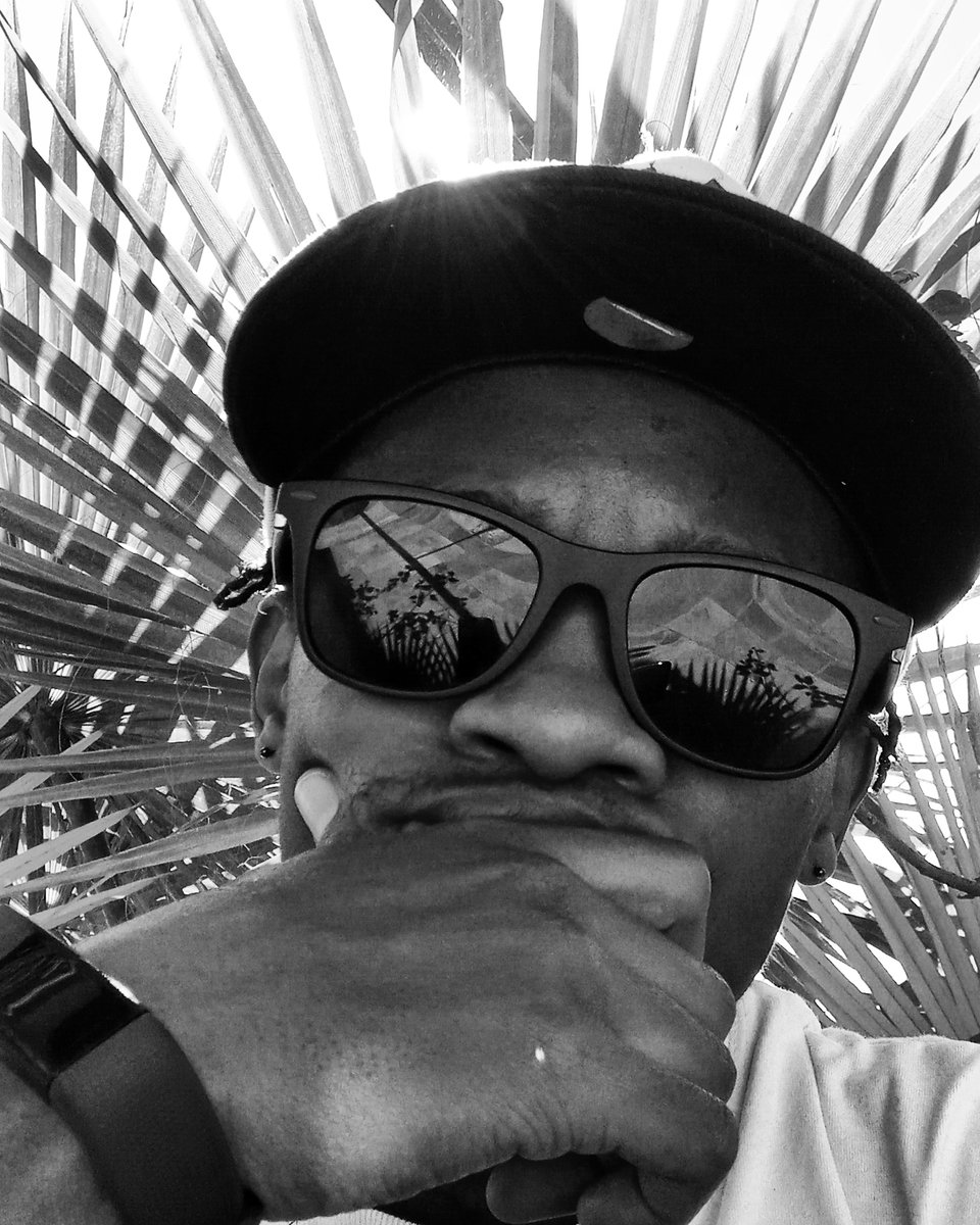 spiffy_Ishaq's tweet photo. This one will- last forever. This is Deep. 🔥🔥🔥
"...If you want me to motivate you give me the key..."
#Np at #SpiffTopHitStation
@wizkidayo - #Ginger (Official Video) ft. @burnaboy https://t.co/i83OBA6SEA https://t.co/KGWtuO2MZ4